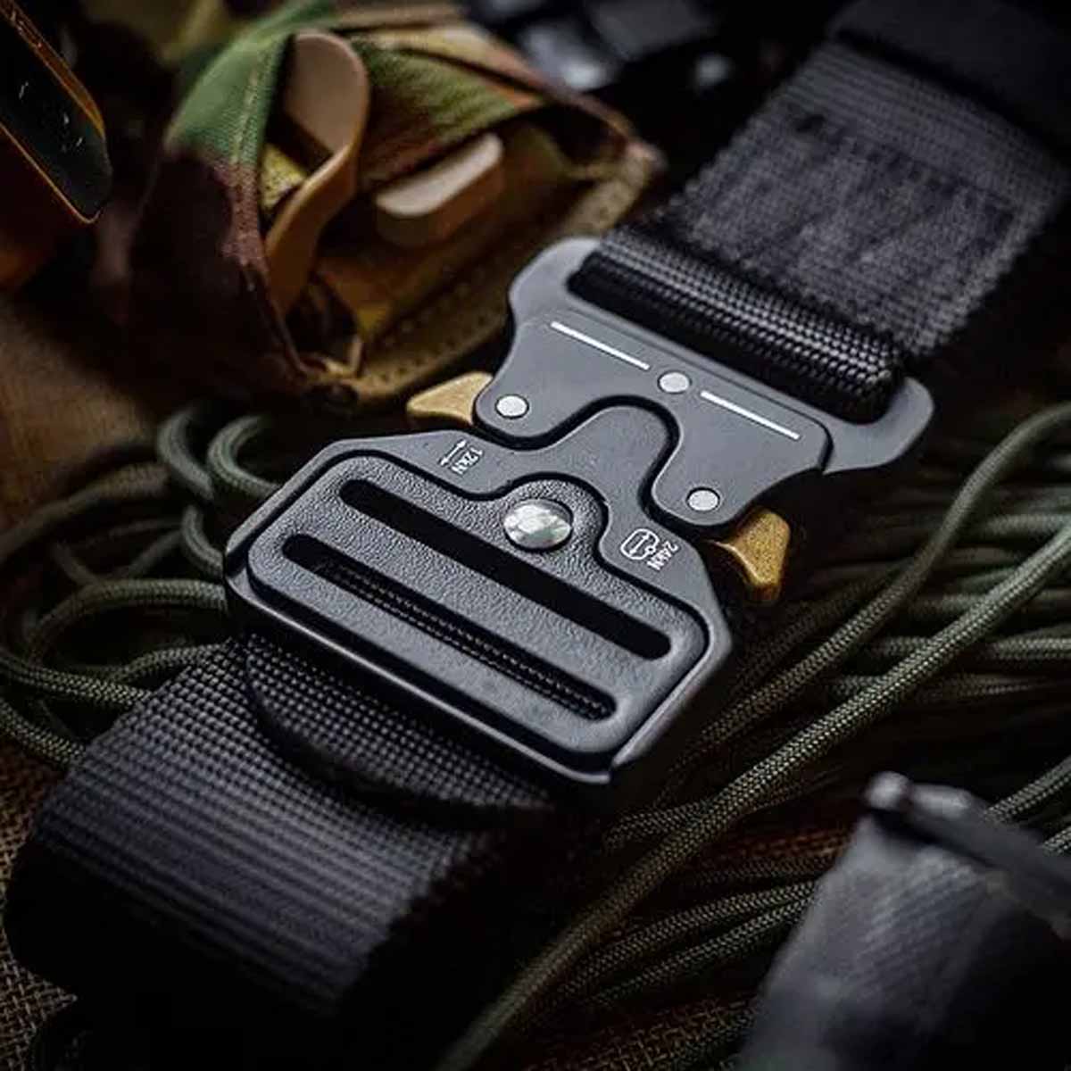 Men’s Tactical Nylon Belt – Built for Everyday Carry and the Modern Digital Traveler